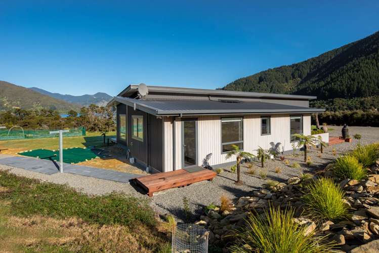 13 Tai Close Kaiuma Bay_22