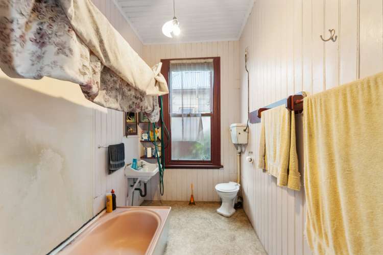 44 Law Street Caversham_14