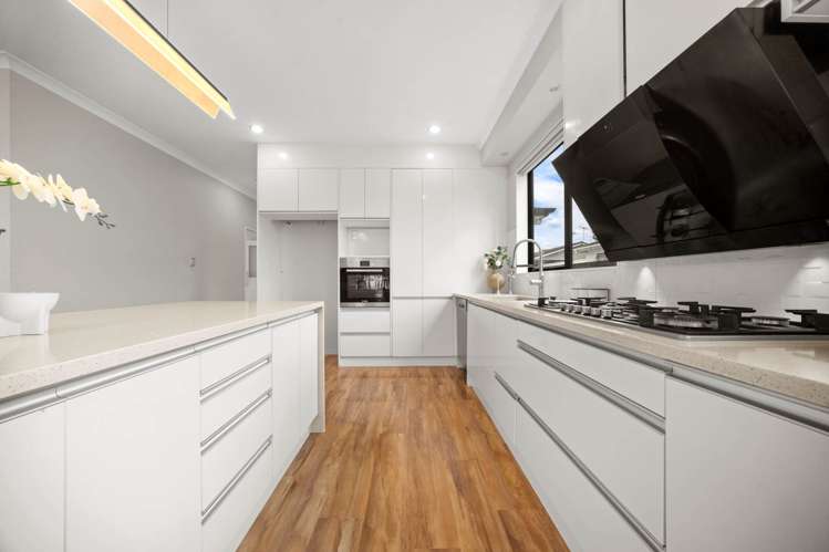 324A Royal Road Massey_7