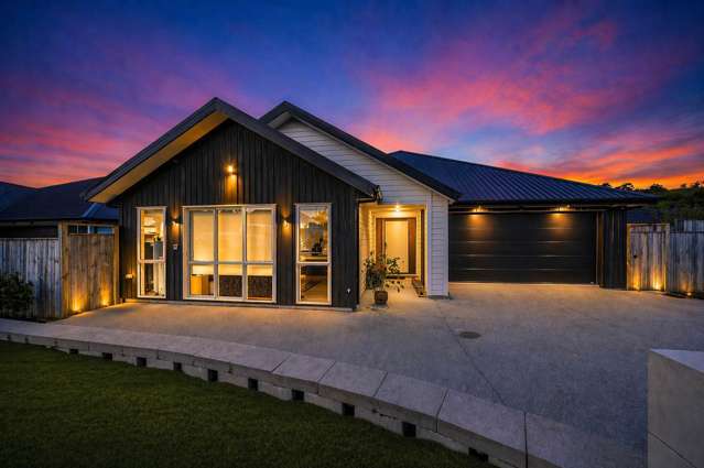 Waimauku Home + Income Gem