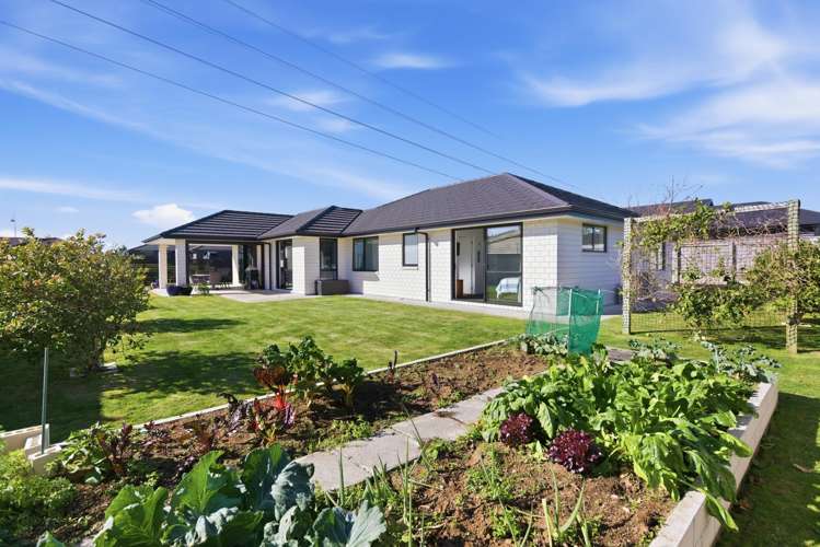 31 Honeyfield Drive Whalers Gate_26