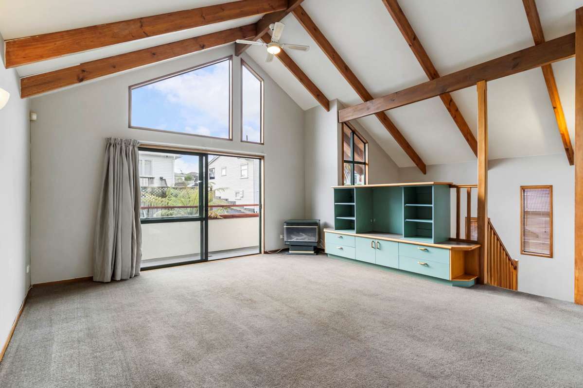 2/14 White Swan Road_3