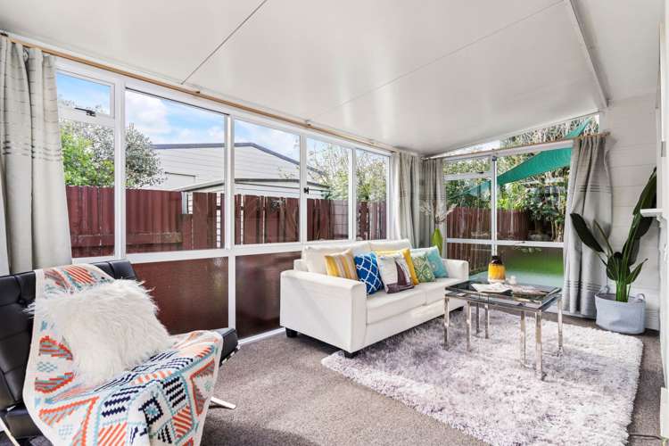 2/52 Waitaki Street Henderson_8