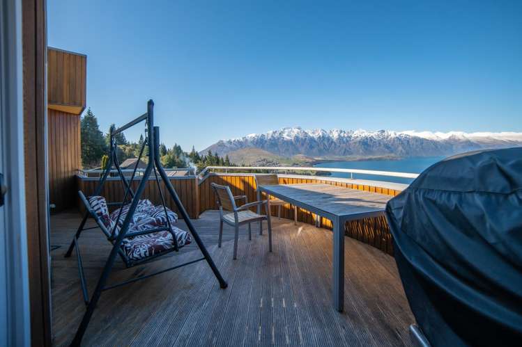 132 Wynyard Crescent Fernhill/Sunshine Bay_18