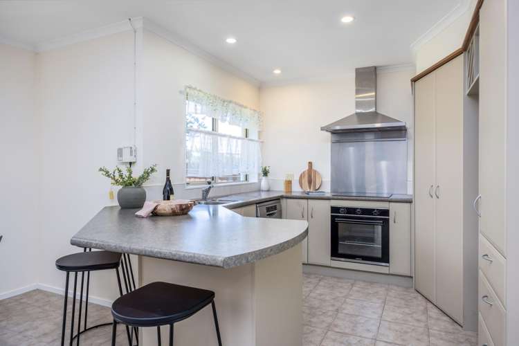 7B Barberry Lane Te Atatu Peninsula_10