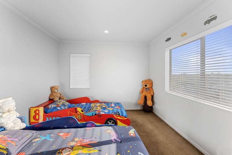 8 Scotsmoor Drive Wattle Downs_16