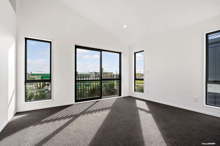 6 Whakaora Lane Flat Bush_21