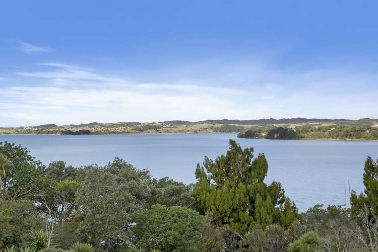 17 Tui Vale Road Cockle Bay_35