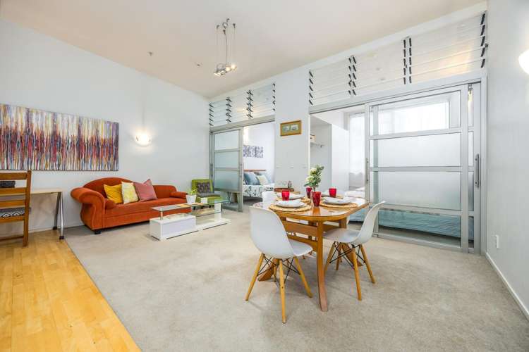 7B/99 Anzac Avenue_0