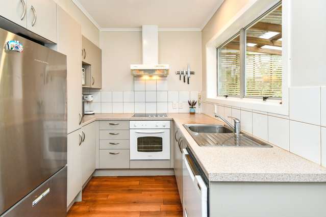 2/10 Portadown Avenue Pakuranga Heights_2