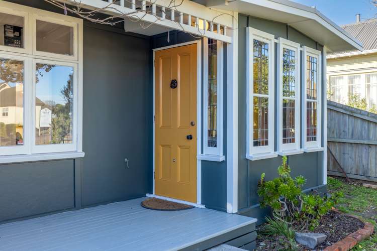 207 Pine Avenue South New Brighton_22