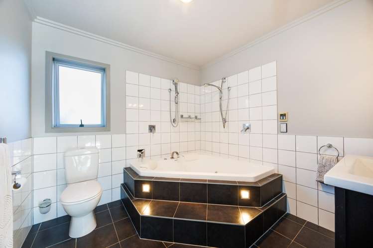 12 Liberty Grove Kelvin Grove_19