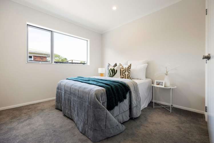 2/7 Rutherford Street Chedworth_8