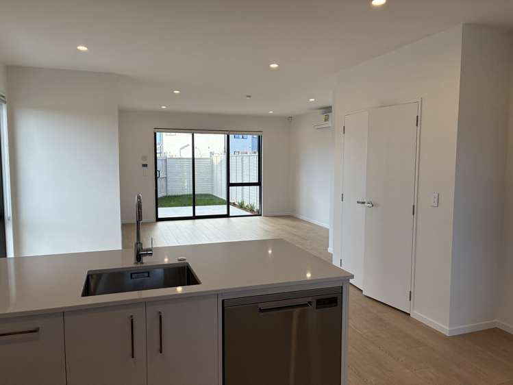 131 WAITUARUA DRIVE "Waiata Shores" Takanini_5