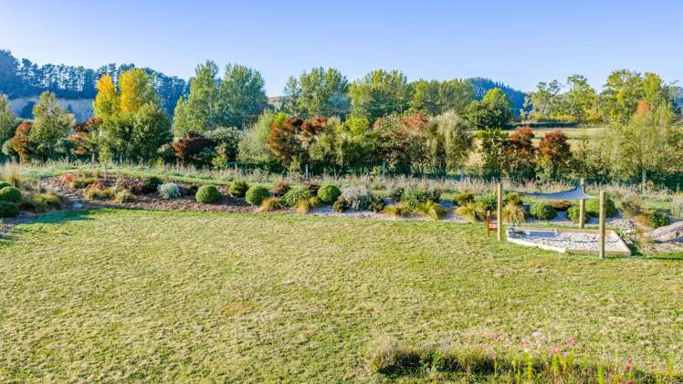 742b River Road Otane_36