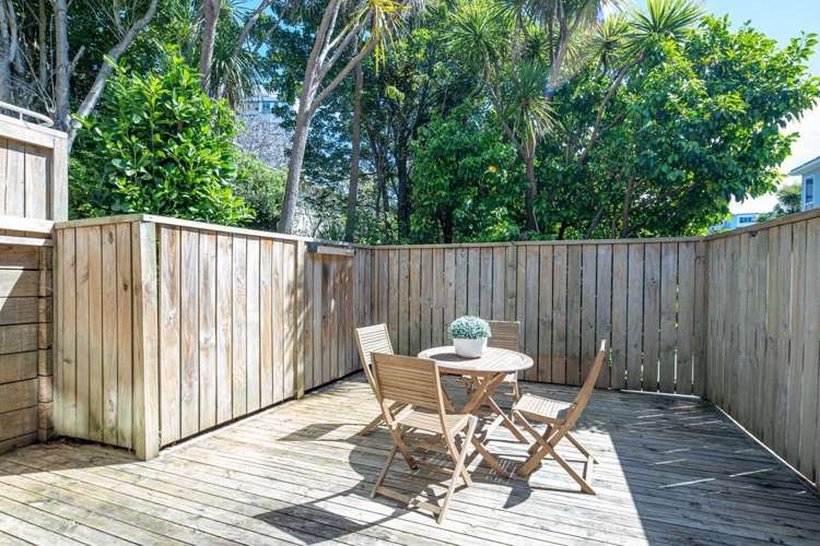 16/20 Thompson Street Mount Cook_14