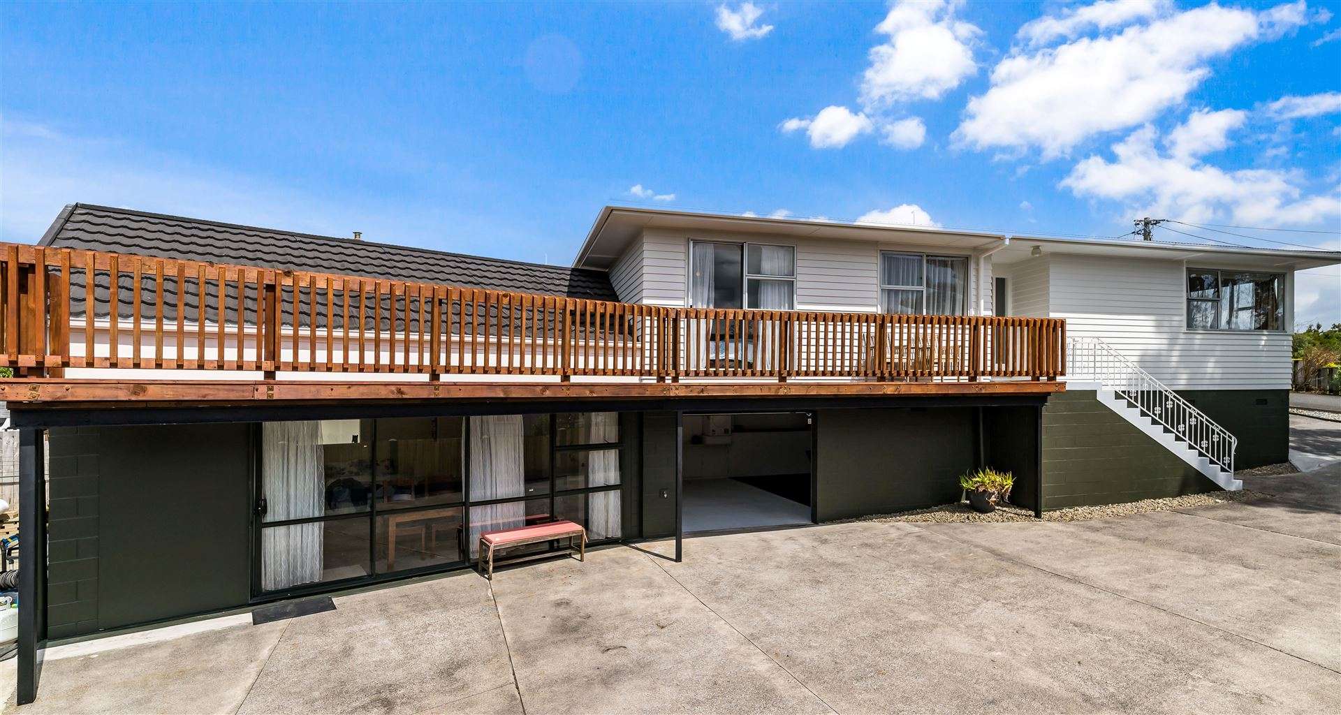 57 Fairmount Road Titirangi_0