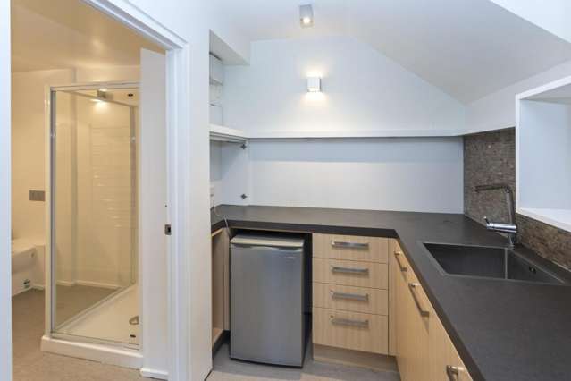 Unit 6, 75 Peterborough Street City Centre_4