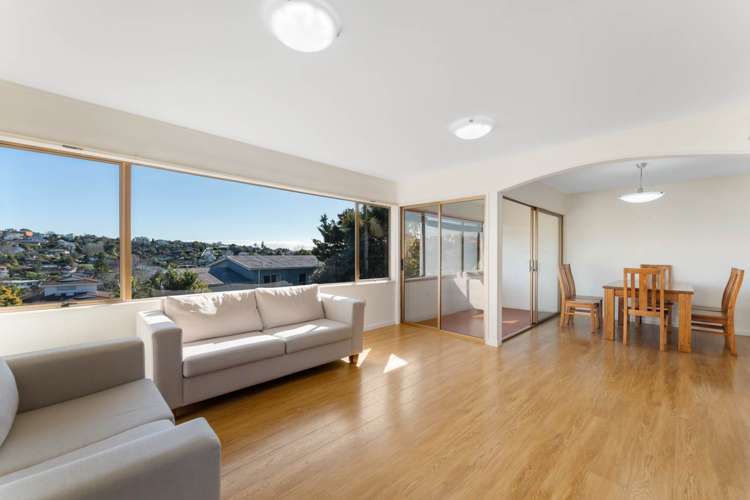 2/48 Mayfair Crescent Mairangi Bay_3