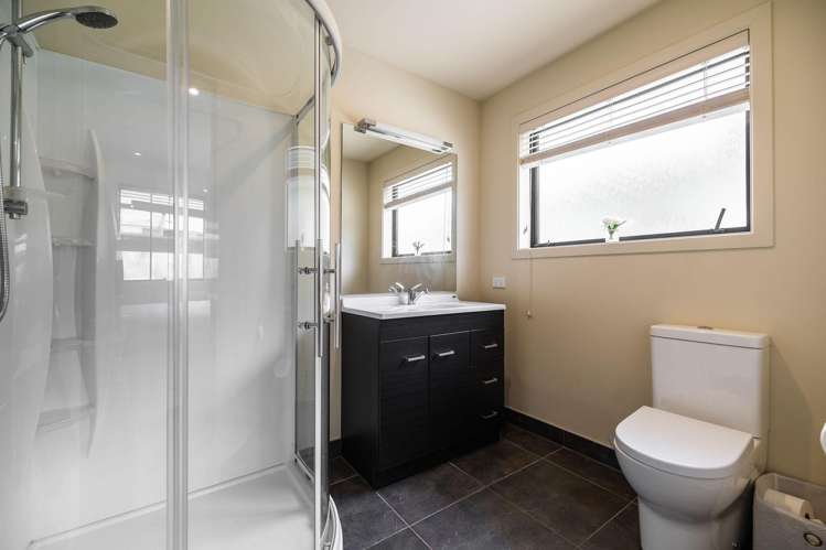 60 Risinghurst Terrace Lower Shotover_10