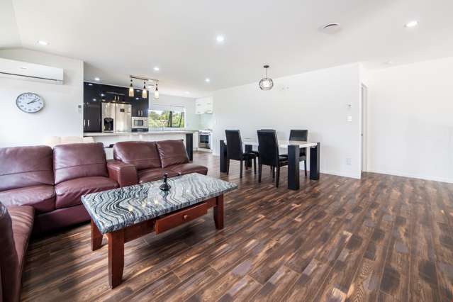 3b De Val Drive Titirangi_3