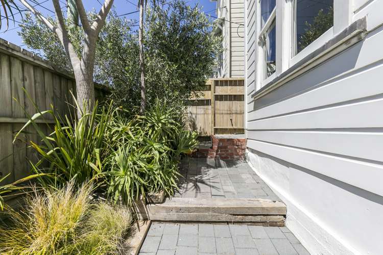 16 Dawson Street Berhampore_18