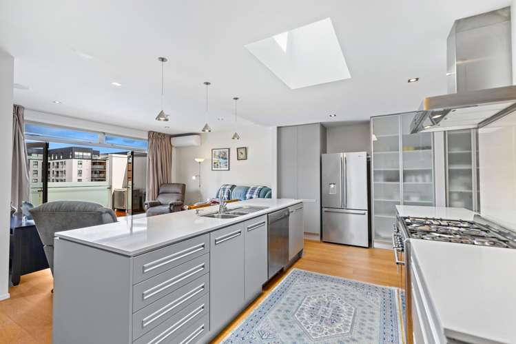 9/16 Beach Front Lane Browns Bay_8