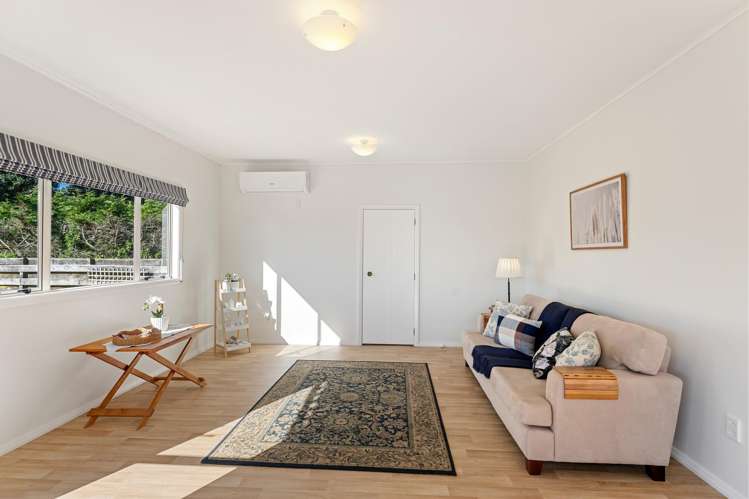 8 Manuka Street Otaki Beach_10