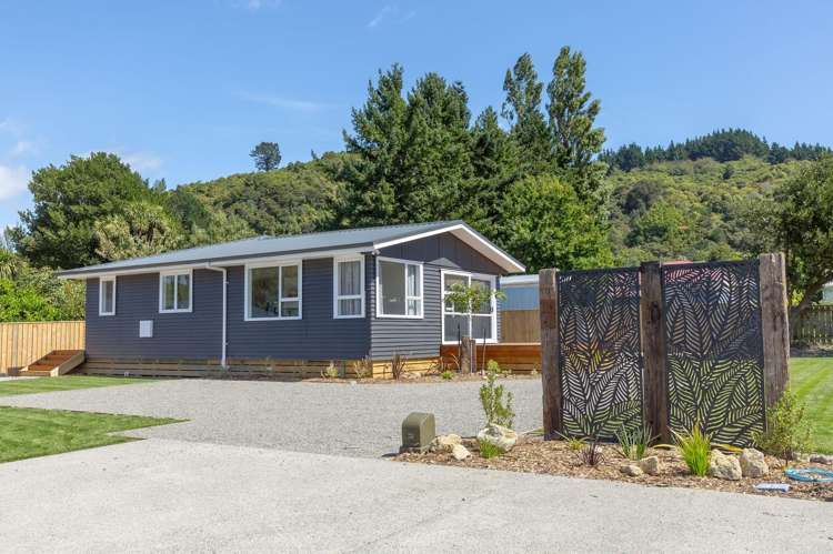 9 Lyttle Way Featherston_1