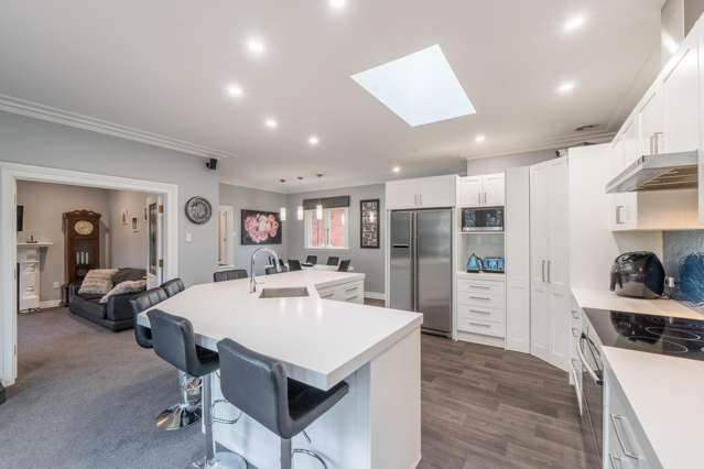 740 Queens Drive Waikiwi_2