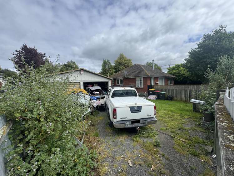 127 Gayhurst Road Dallington_3