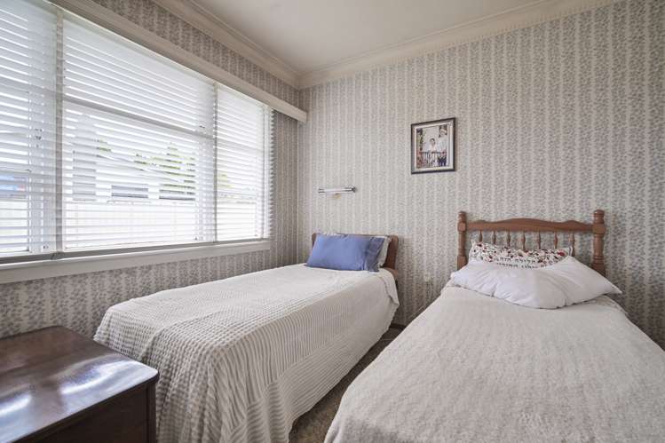 1413 Caroline Road Mayfair_10