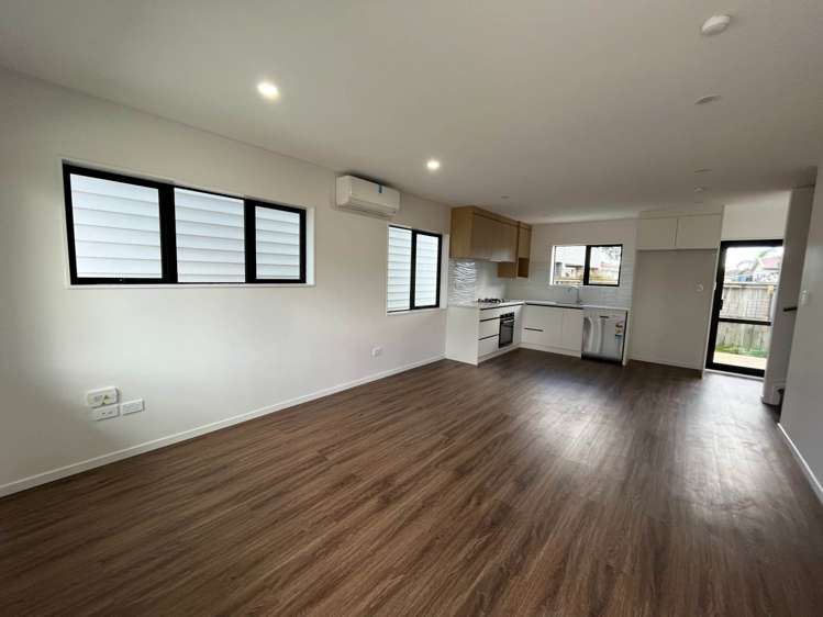 7C Chelburn Crescent Mangere East_1