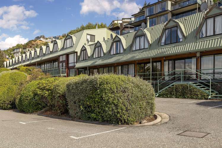 10/43 Goldridge Way Queenstown_11