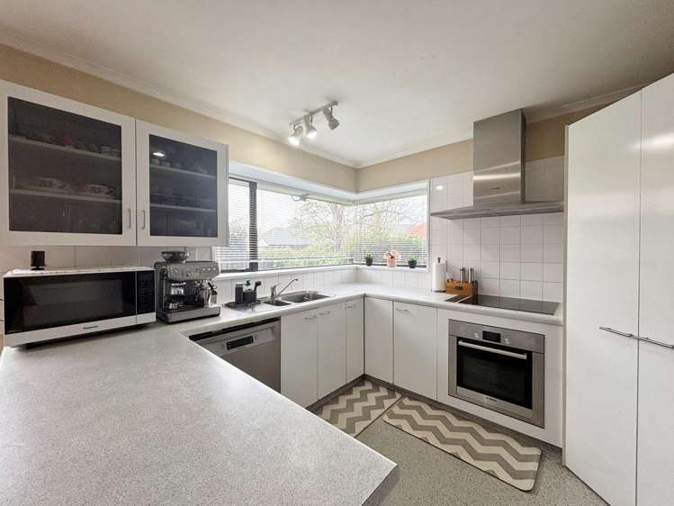 1 Claverley Gdns Avonhead_2