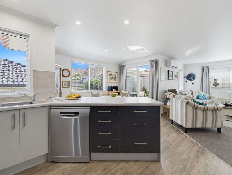14 Muirfield Crescent Aongatete_5
