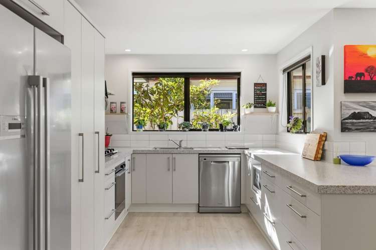 132 Puhirake Crescent Pyes Pa_2