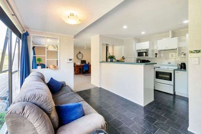 27 Kath Henry Lane Drury_4