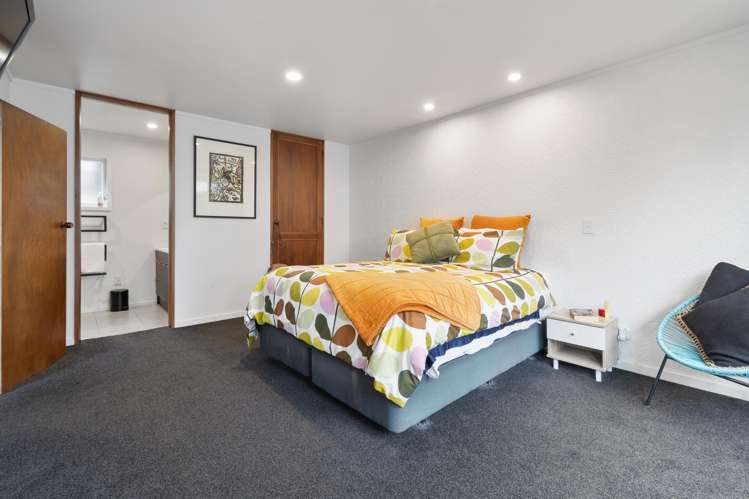 28 Moerangi Street West End_14