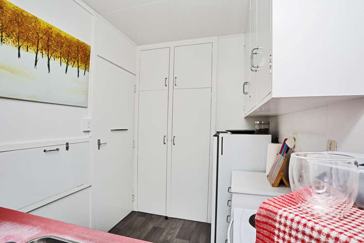 22 Avenal Street Avenal_10