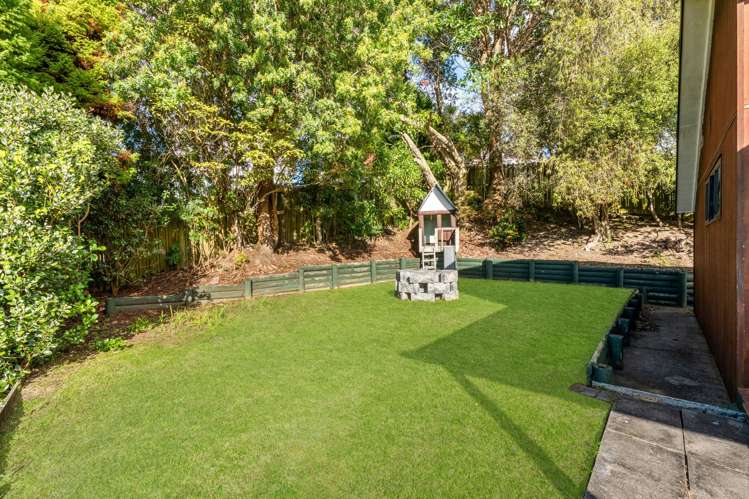 10 Camilla Grove Totara Vale_23