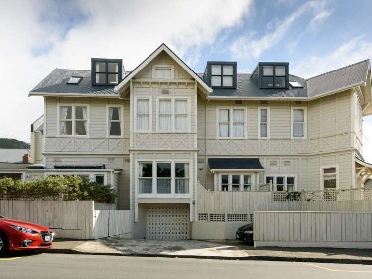 2/33 Hobson Street Thorndon_0