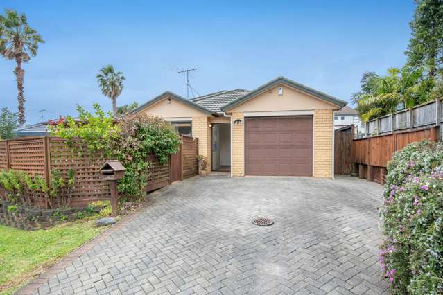 4 Red Hibiscus Road Stanmore Bay_1