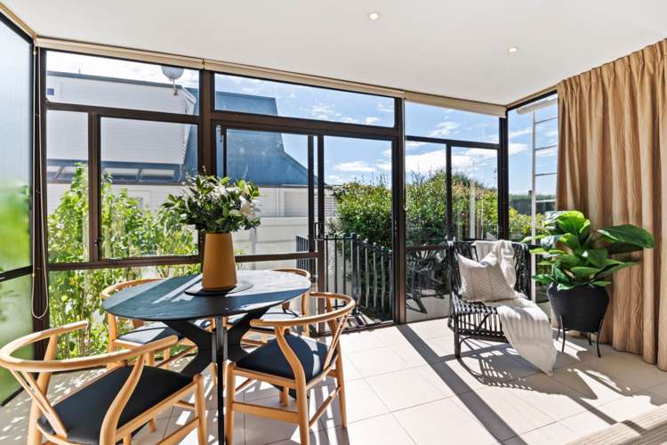 3/221 Hurstmere Road Takapuna_2