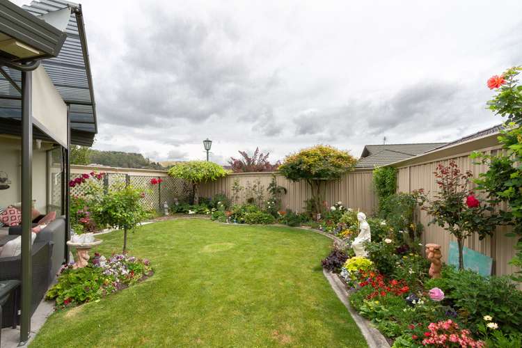 7 Halkin Mews Taradale_17