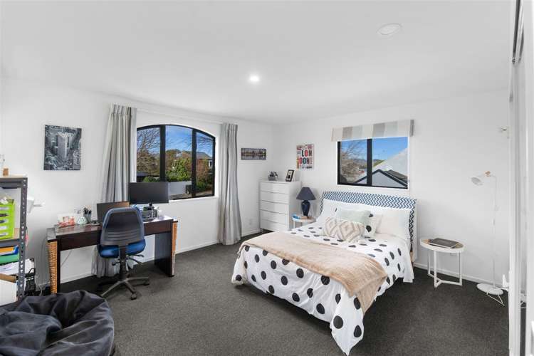 9 Travis Country Drive Burwood_18