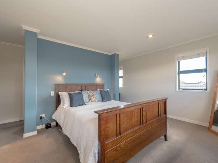 1 Somerton Drive Huntington_18