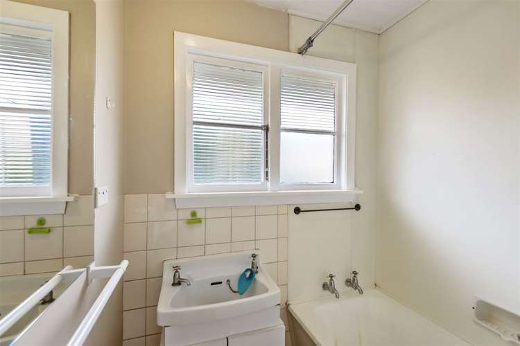 22 Russley Road Russley_9