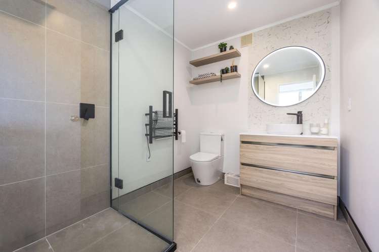 60 Gatman Street Birkdale_12