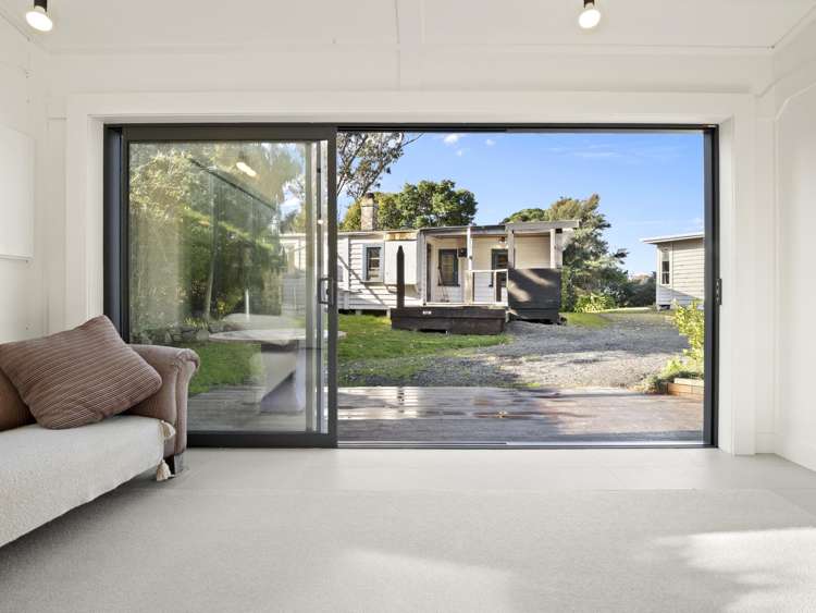 3 Peace Street Taieri Mouth_14